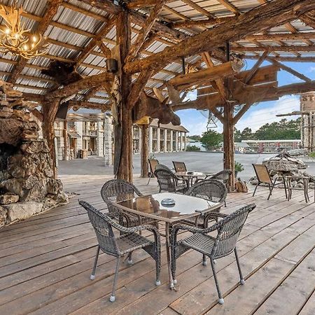 Stonegate Lodge King Bed Wifi 50 In Roku Tv Salt Water Pool Room # 101 Eureka Springs Ngoại thất bức ảnh