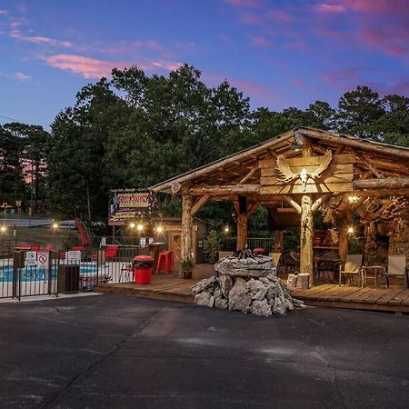 Stonegate Lodge King Bed Wifi 50 In Roku Tv Salt Water Pool Room # 101 Eureka Springs Ngoại thất bức ảnh