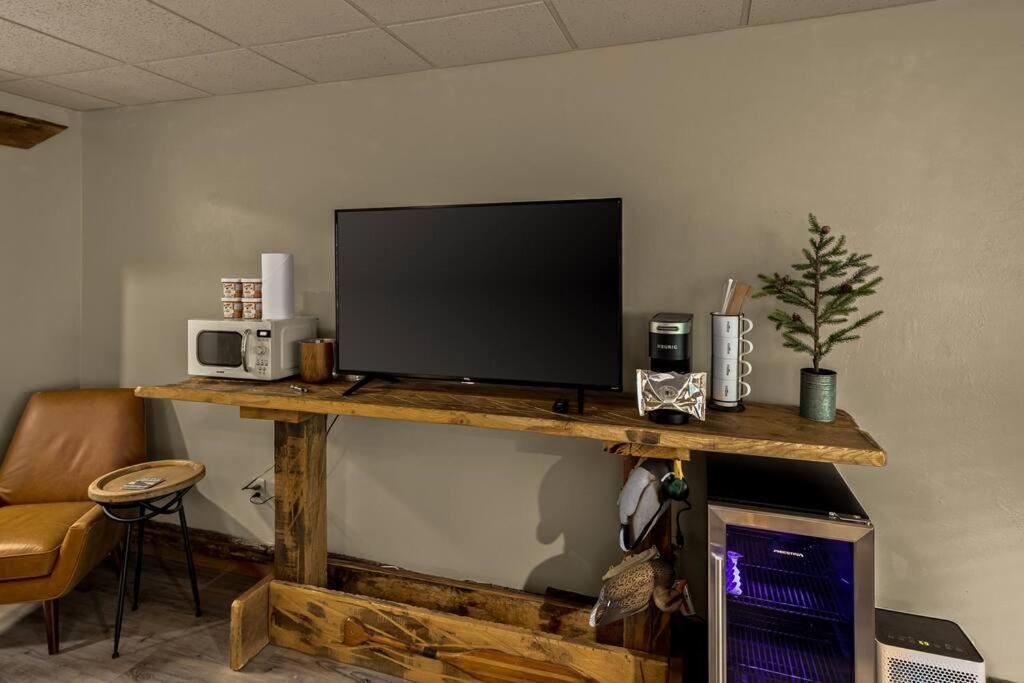 Stonegate Lodge King Bed Wifi 50 In Roku Tv Salt Water Pool Room # 101 Eureka Springs Ngoại thất bức ảnh