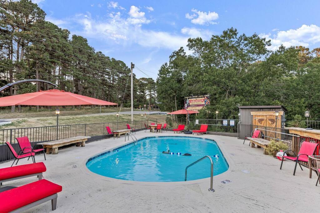 Stonegate Lodge King Bed Wifi 50 In Roku Tv Salt Water Pool Room # 101 Eureka Springs Ngoại thất bức ảnh