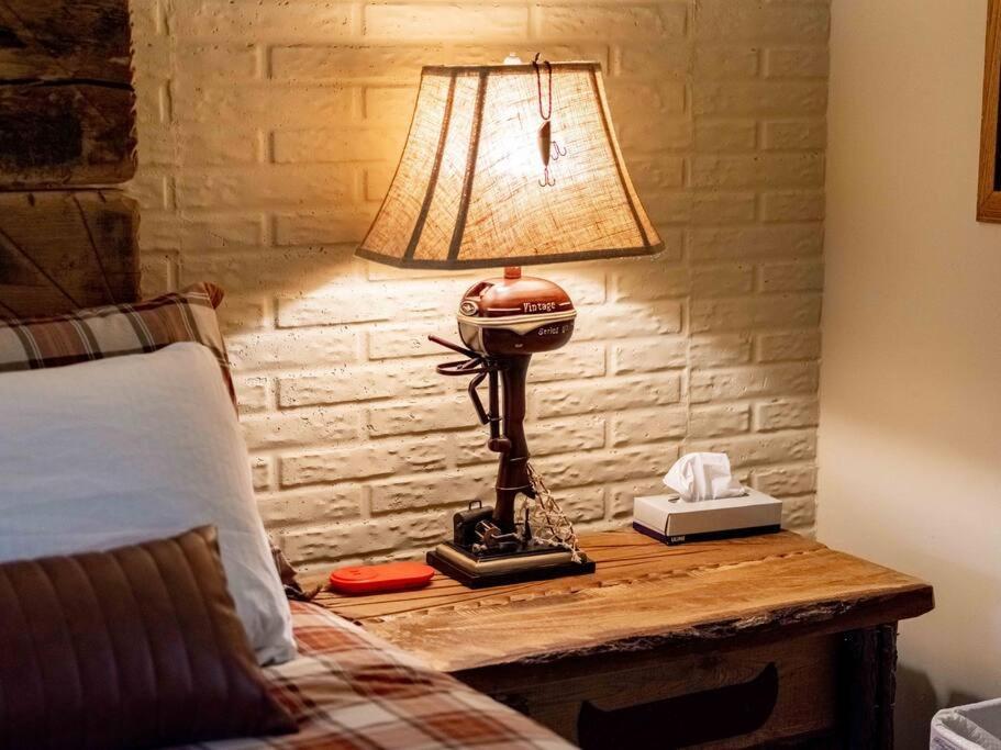 Stonegate Lodge King Bed Wifi 50 In Roku Tv Salt Water Pool Room # 101 Eureka Springs Ngoại thất bức ảnh