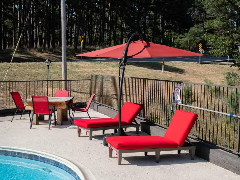 Stonegate Lodge King Bed Wifi 50 In Roku Tv Salt Water Pool Room # 101 Eureka Springs Ngoại thất bức ảnh